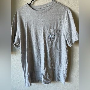 Vineyard vines T shirt